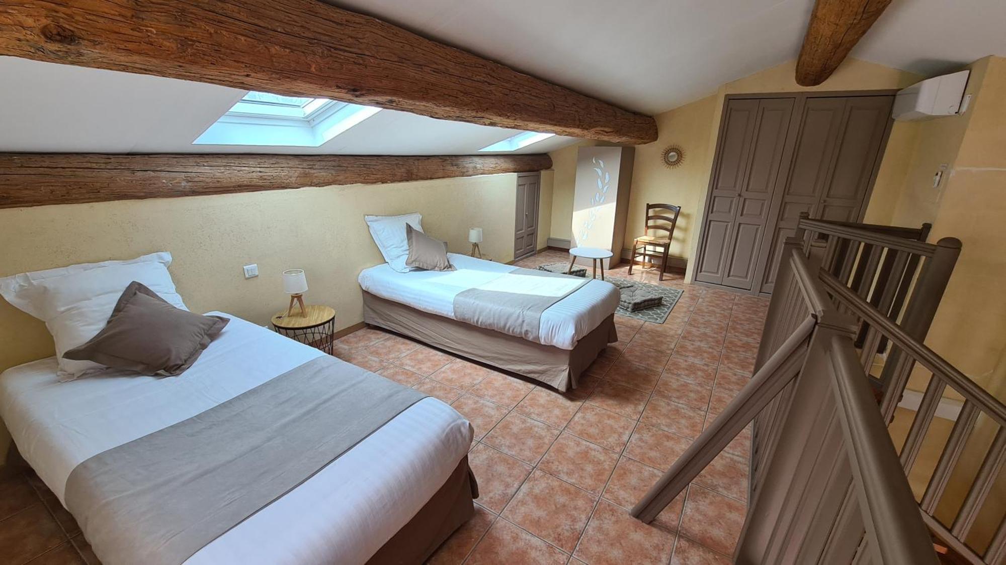 Logis Hotel La Bastide Saint Bach Suze-la-Rousse Zimmer foto