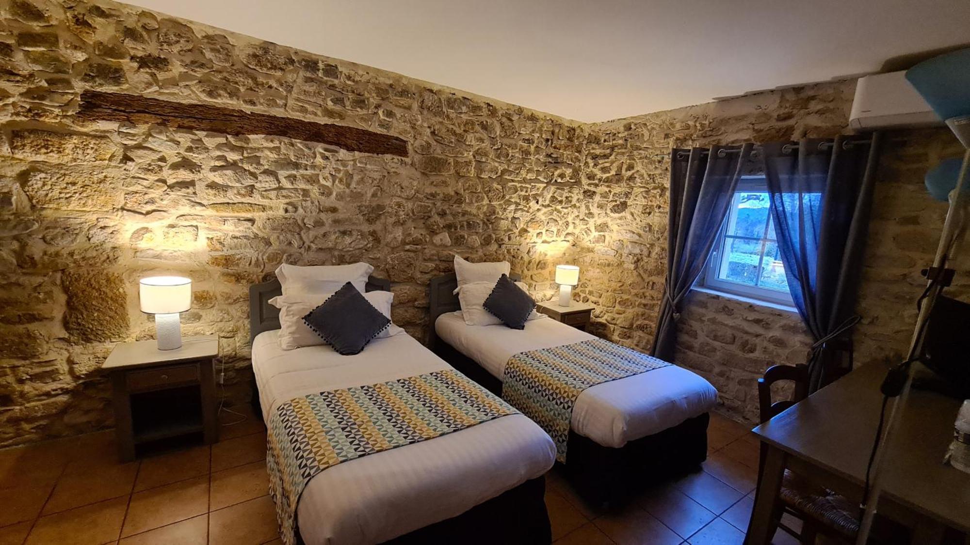 Logis Hotel La Bastide Saint Bach Suze-la-Rousse Exterior foto